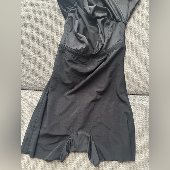 Brand New Black Maxi Dress - Size Small | Elegant V-Neck, Stretch Fit - Picture 5 of 6